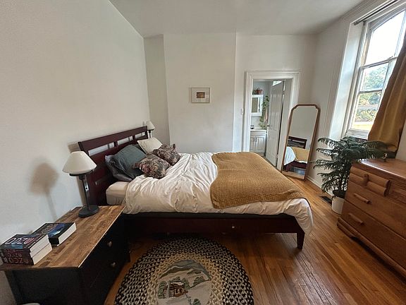 5th image of 180 N G St