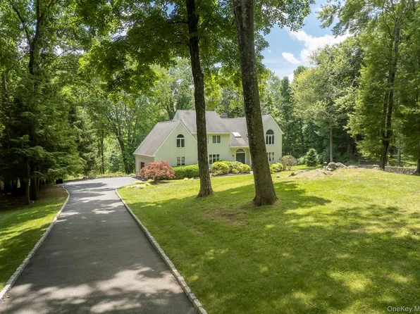 12 Hilltop Road, Waccabuc, NY 10597