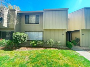 6 Adelphi Ct, Sacramento, CA 95825