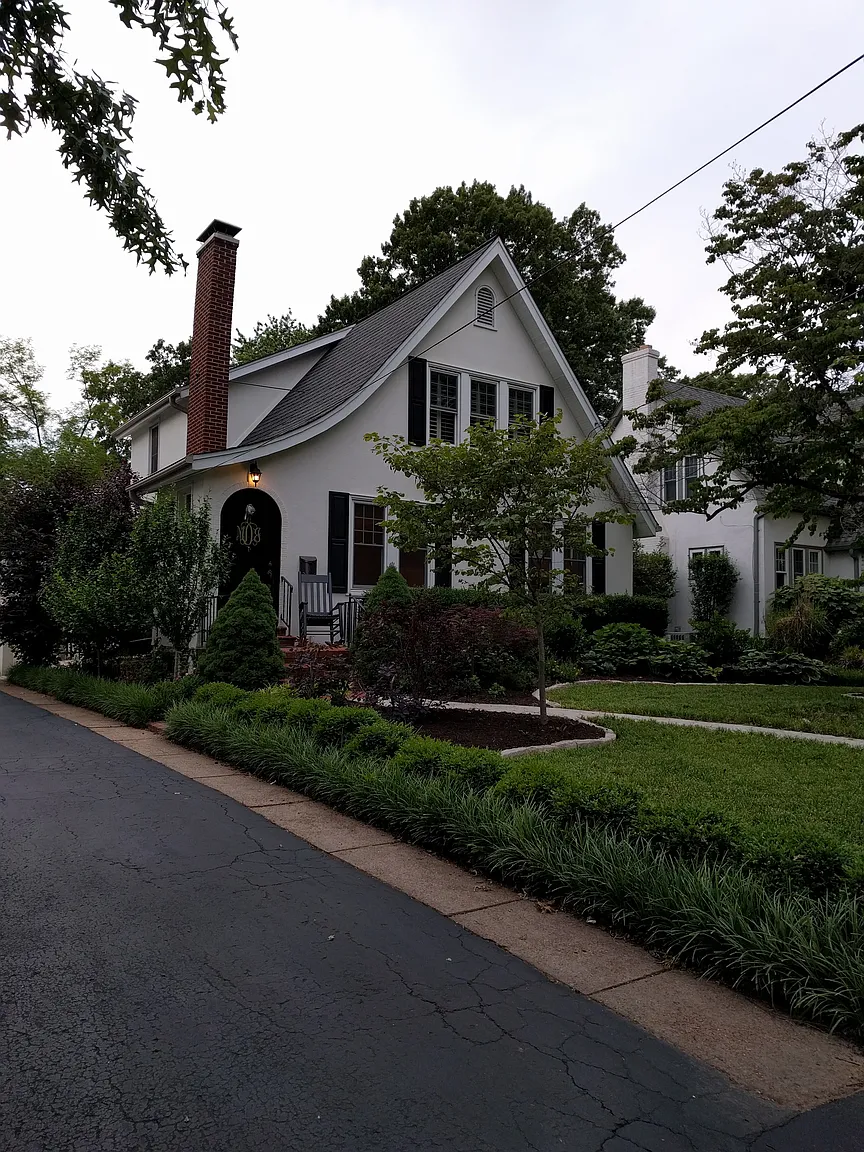 107 Parkland Ave photo 1