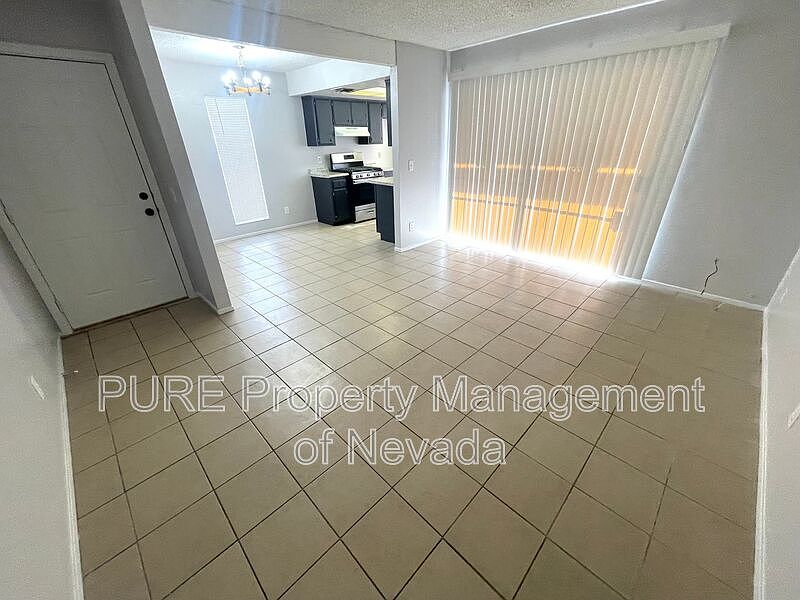 1st image of 1405 Vegas Valley Dr APT 81