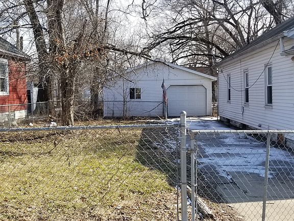 2nd image of 1804 S Arago St