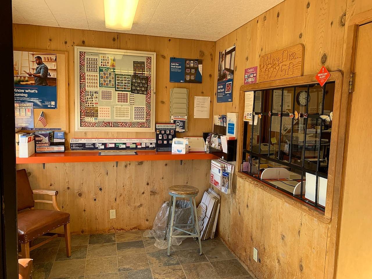 Old Retail Post Office Building For Sale on 11 Acres in Riley, OR 98K