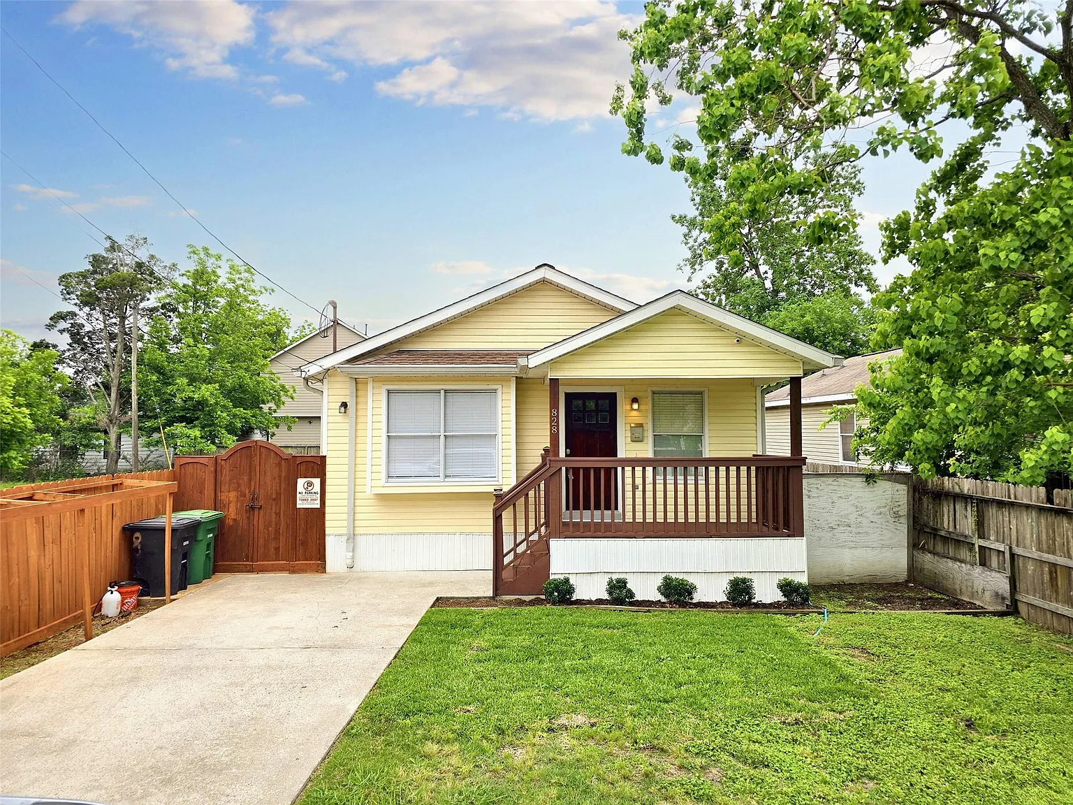 3 bed, 2.0 bath, 1128 sqft, $1,795 — Photo 1