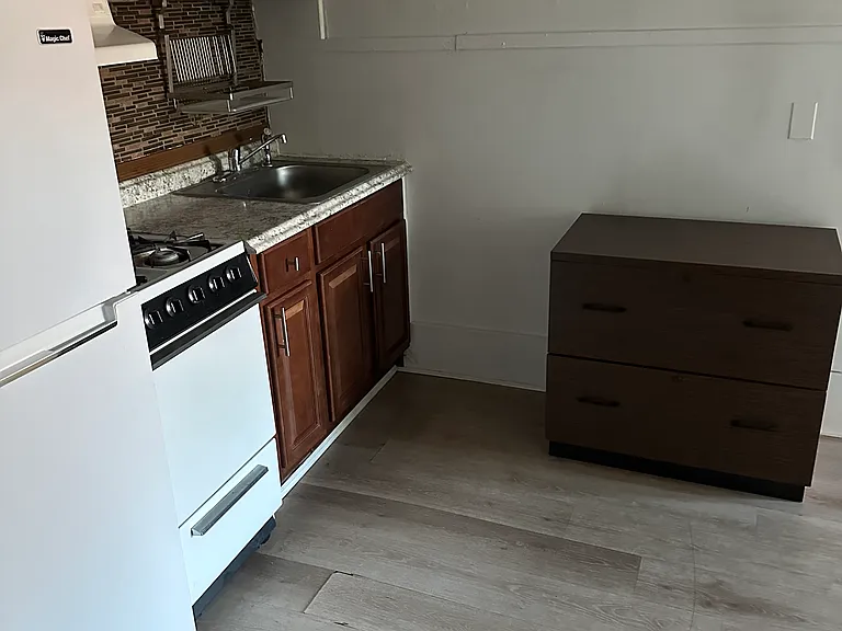 112 Berkeley St #2 — Photo 9