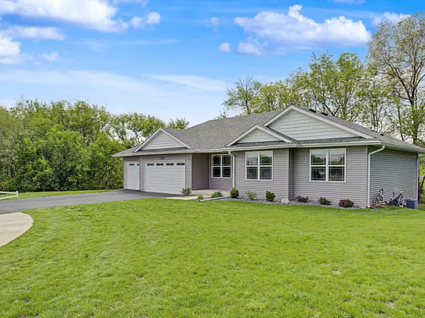 3383 Daren Dr, Freeport, IL 61032
