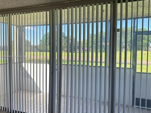 3671 Environ Blvd APT 164, Lauderhill, FL 33319