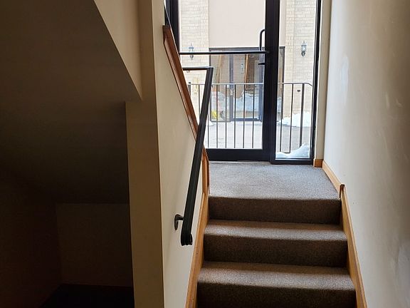 3rd image of 4012 W 105th St APT 1A