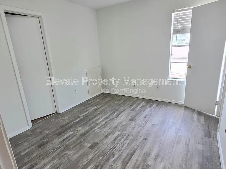 524 Westwood Ct — Photo 16