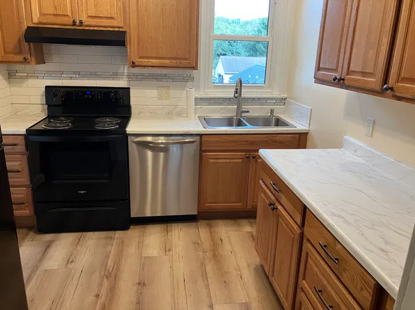 1702 S Main St, Bechtelsville, PA 19505
