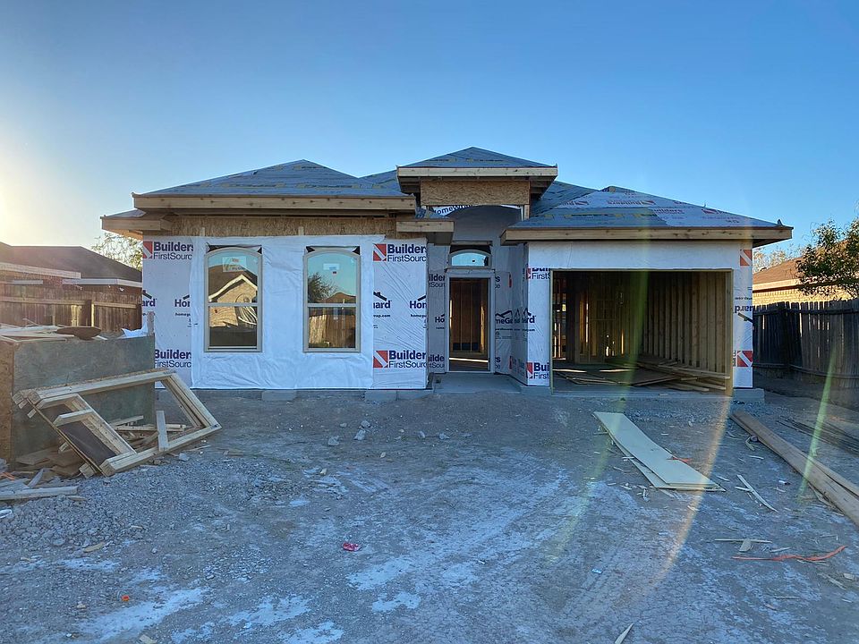 1st image of 419 Cripple Creek Cir