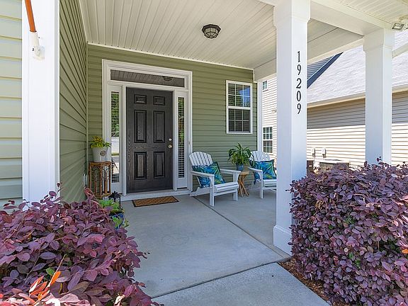 3rd image of 19209 Celestine Ln