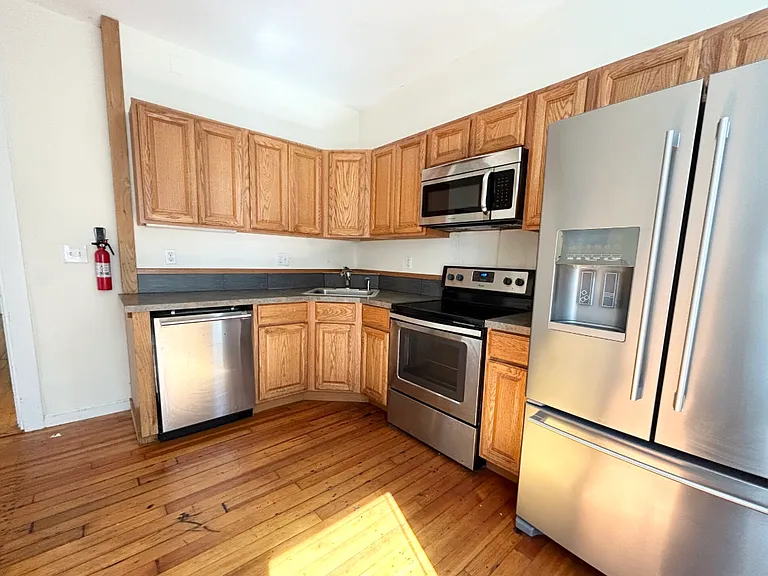 1 Folsom Ave #2F — Photo 1