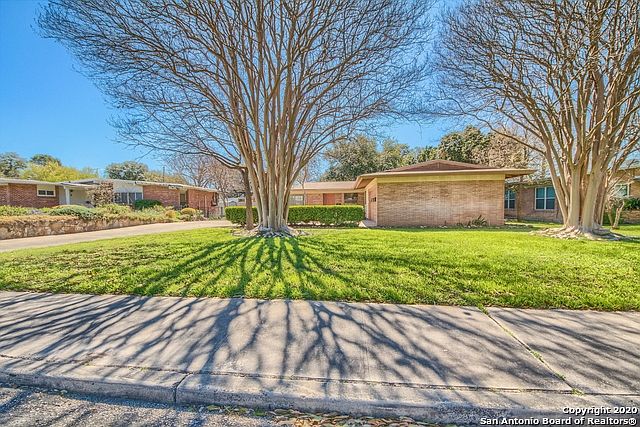 1st image of 206 Green Meadow Blvd