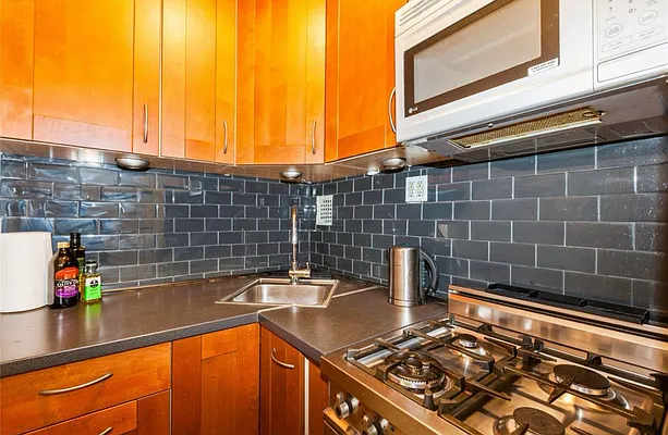 Sold by Howard Hanna Coach | media 8