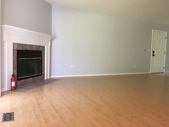 3rd image of 25 Ashburn Ct Unit W1