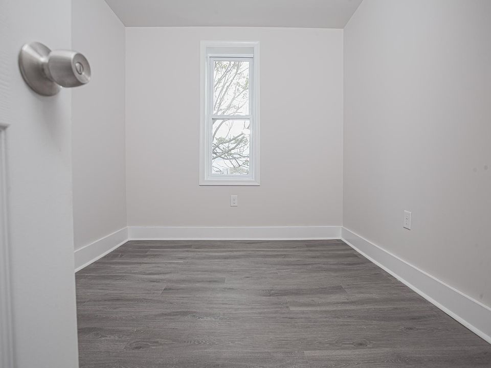 1st image of 2867 N Lee St #11