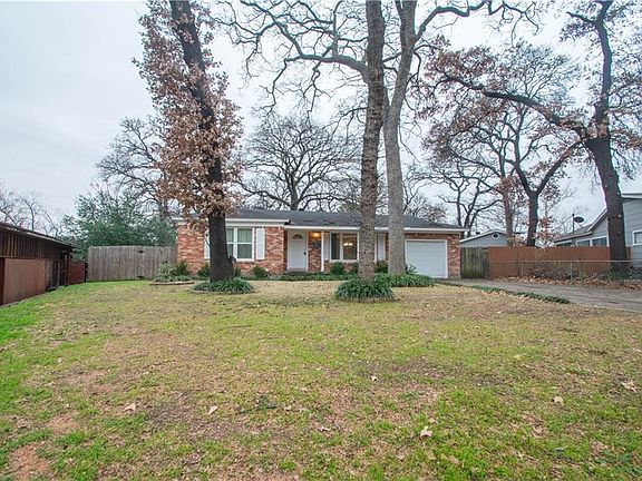 2nd image of 4821 Red Oak Ln