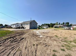 14 Sunbury Dr, Streator, IL 61364