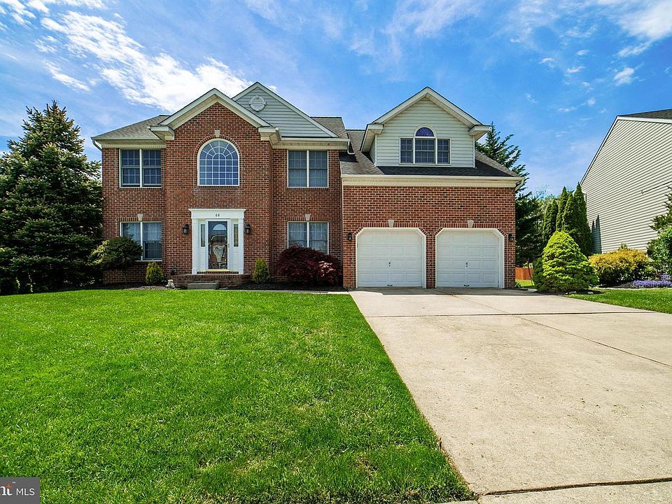 1st image of 68 N Forest Dr