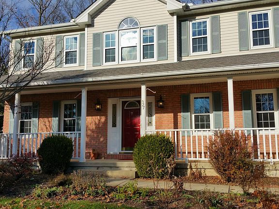 2nd image of 527 W Sturbridge Dr