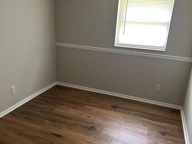 1603 Eleanor St — Photo 7
