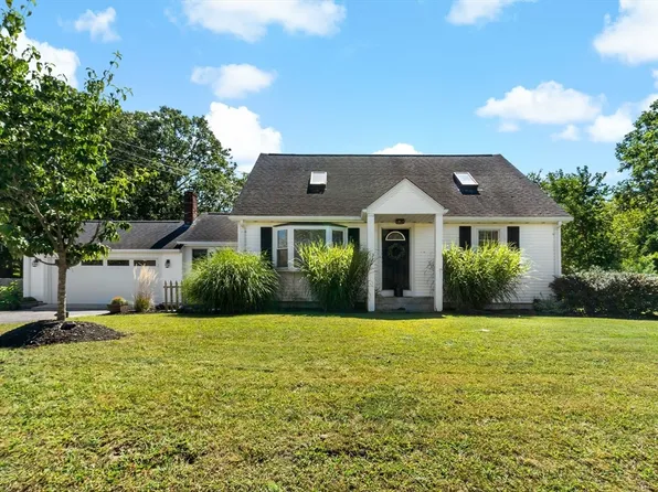 113 Tremont St, Rehoboth, MA 02769