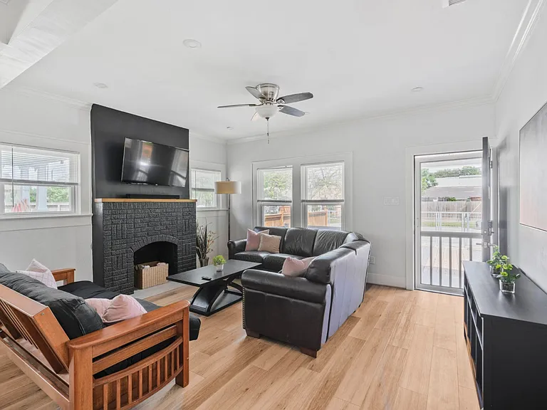 16 Delmar St — Photo 10