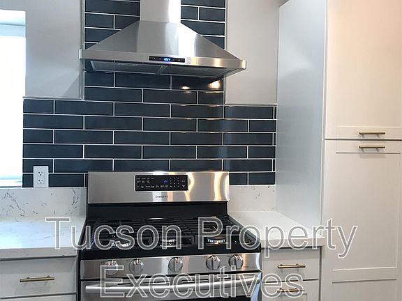 2nd image of Pm305 324 East 24th St