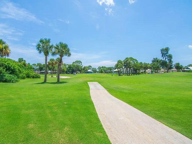 4210 Gator Trace Ave #B — Photo 38