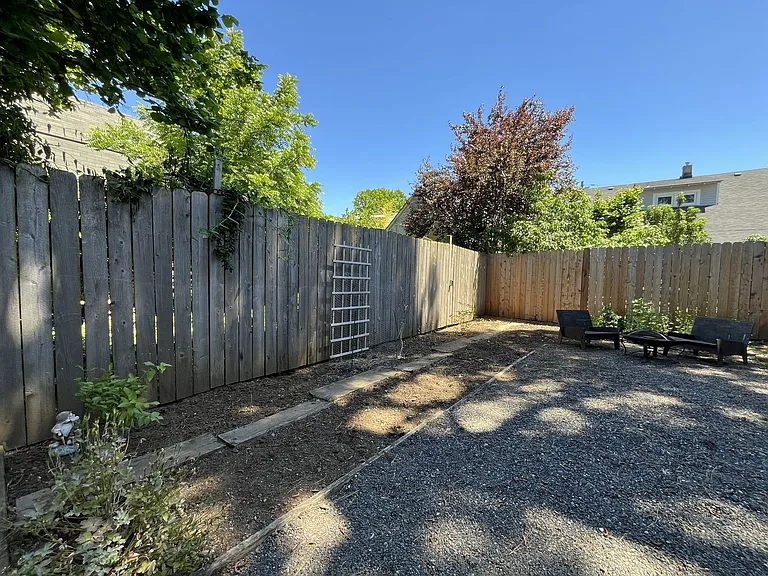 610 NE 79th Ave — Photo 33