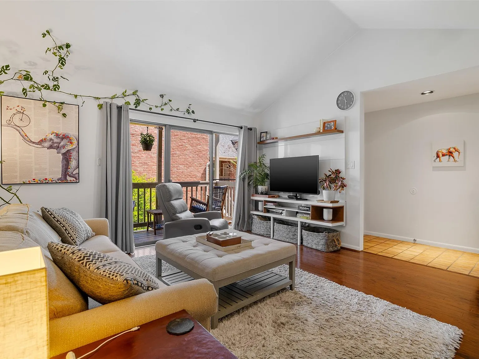 2 bed, 2.0 bath, 1250 sqft, $1,950 — Photo 3