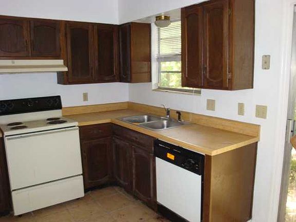 3rd image of 5655 Cypress Cir