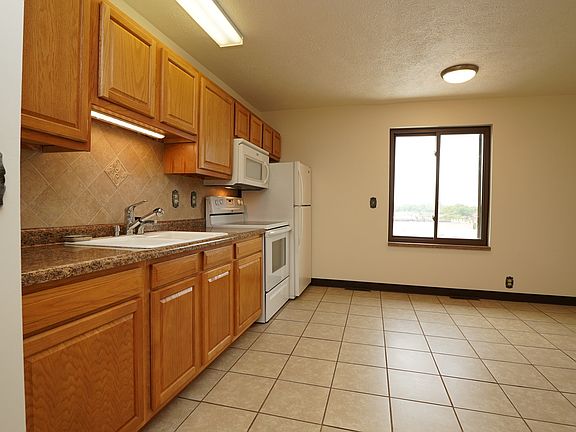 3rd image of 310 N Michigan St #11475514