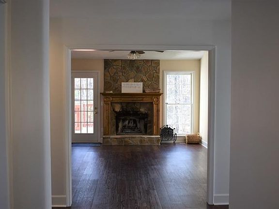 4th image of 18 Wembley Dr