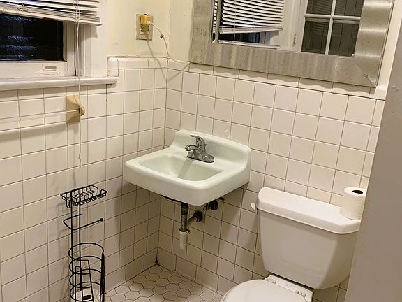 4th image of 1031 Broadway St #1031