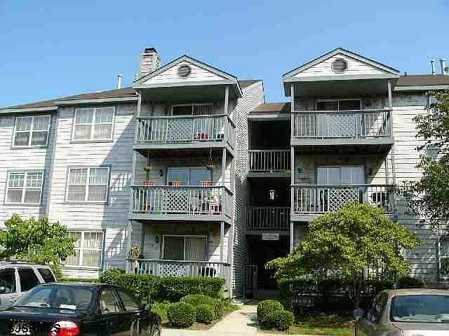 2nd image of 20G Oyster Bay Rd
