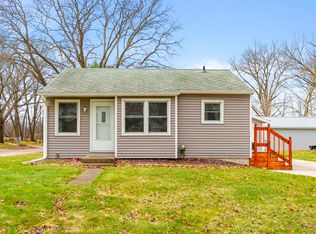 522 Lake Blvd, Paw Paw, MI 49079