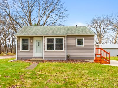 522 Lake Blvd, Paw Paw, MI, 49079