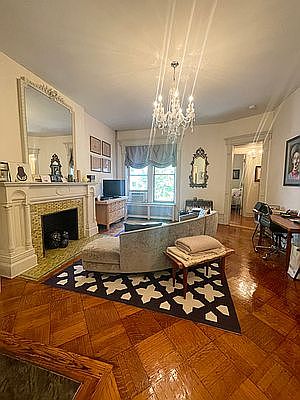 1st image of 27 W 70th St APT 2C