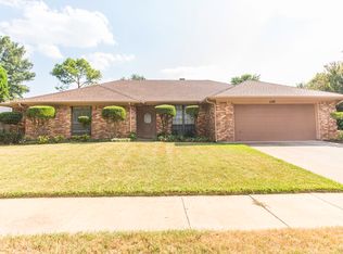 328 Elisha Ct, Bedford, TX 76021