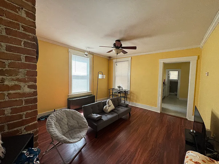 33-35 Elm St #1 — Photo 9