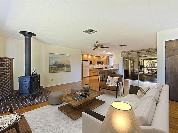 4th image of 8609 Stoner Rd