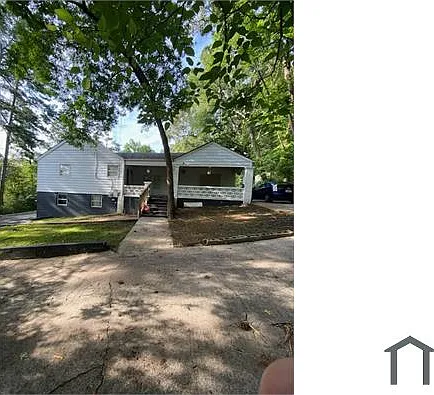 4 bed, $1,300 — Photo 3