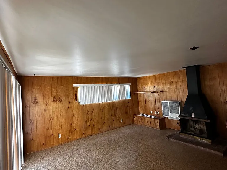 707 W Cypress Ave — Photo 4
