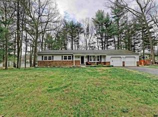 11 Sun Valley Ln, Clifton Park, NY 12065