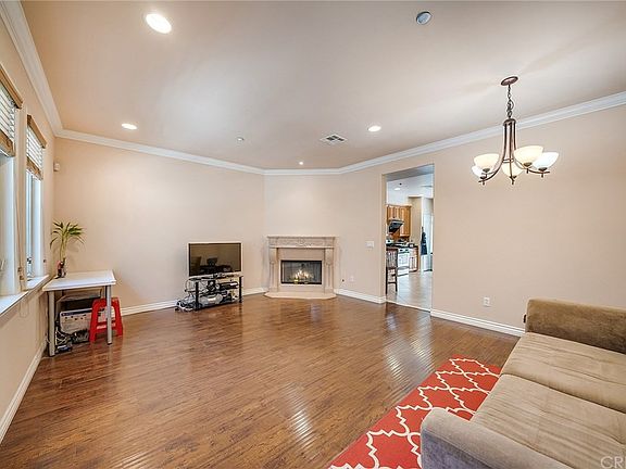 2nd image of 88 N Roosevelt Ave Unit 8