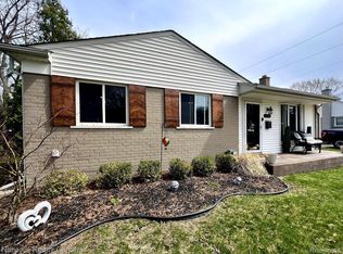 936 Allen Dr, Northville, MI 48167
