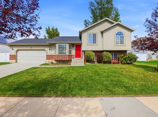 42 Country Bend Rd, Farmington, UT 84025