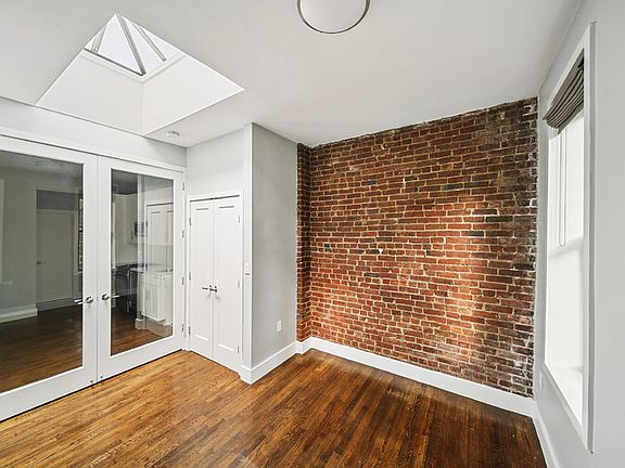 5th image of 306 E 89th St APT 4C